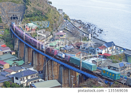 東海道本線 早川-睡川 JR 貨運 EF210 東海道本線 早川-睡川 JR 貨運 EF210 135569036