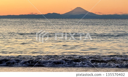[Minamiboso City, Chiba Prefecture] Haraoka Coast (Haraoka Beach) Mount Fuji 135570402