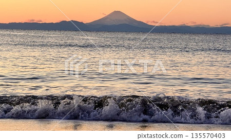 [Minamiboso City, Chiba Prefecture] Haraoka Coast (Haraoka Beach) Mount Fuji 135570403