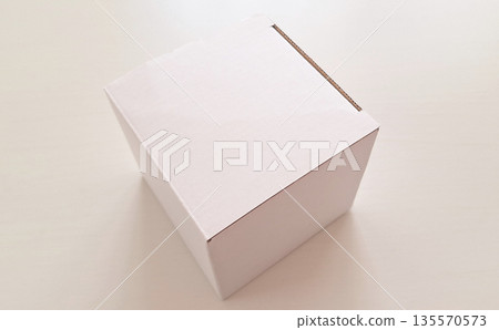 Photo of a square white box Photo of a square white box 135570573