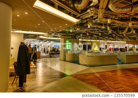 Takanawa Gateway City, Minato-ku, Tokyo - New Man Takanawa shopping floor view Takanawa Gateway City, Minato-ku, Tokyo - New Man Takanawa shopping floor view 135570599