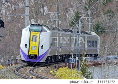 關莊線、東大澤（信州）、JR 北海道、木波 261 系列 1000 系列、ST-1105 編組、超級十勝 135571872