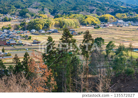 從奈良縣飛鳥村飛鳥歷史公園天石丘陵地區的天石丘陵展望台眺望 135572027