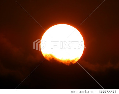 Gradient: Evening view: Yellow sand: Yellow & orange: Sunset: Yodogawa Hirakata City, Osaka Prefecture 135572251