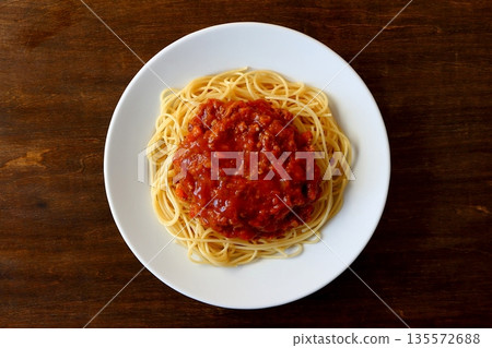 從上方拍攝的自製肉醬義大利麵 135572688