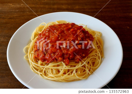 Handmade minced meat sauce spaghetti 135572963