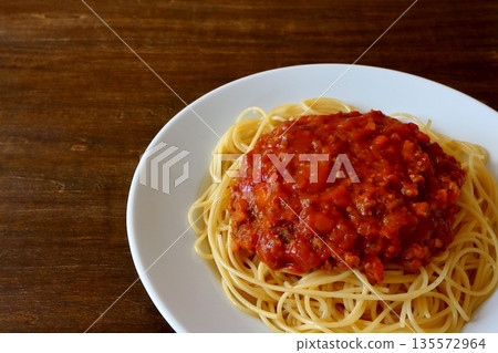 Handmade minced meat sauce spaghetti Handmade minced meat sauce spaghetti 135572964