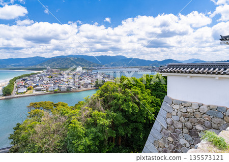 從佐賀縣唐津城眺望 從佐賀縣唐津城眺望 135573121