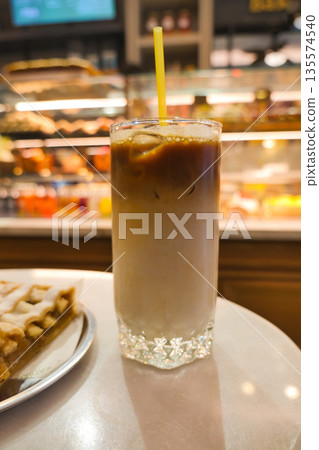 Drink and dessert at a cafe in the afternoon 135574540