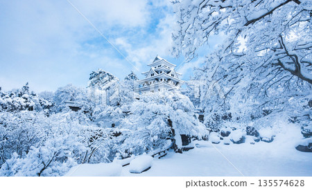 Gujo Hachiman Castle in the snow Gujo Hachiman Castle in the snow 135574628