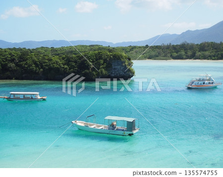 Boat floating in Kawahira Bay Boat floating in Kawahira Bay 135574755