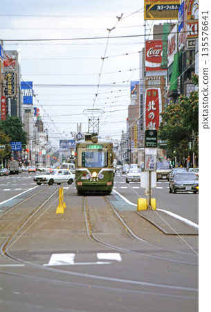 札幌市電車 創世小學前 240 系列 244 札幌市電車 創世小學前 240 系列 244 135576641