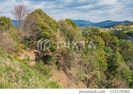 View from the Amakashi Hill Observatory, Amakashi Hill area of Asuka Historical Park, Asuka Village, Nara Prefecture 135576960