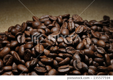 Coffee beans image 135577594