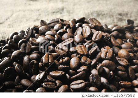 Coffee beans image 135577598