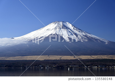 December, Lake Yamanaka Shore (Location: Lake Yamanaka Shore) December, Lake Yamanaka Shore (Location: Lake Yamanaka Shore) 135580148