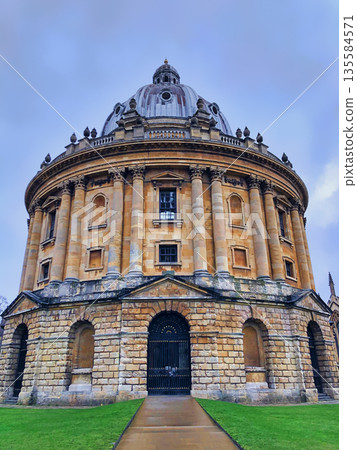 Radcliffe Camera, Bodleian Library, Oxford University, Oxford, Oxfordshire, England, United Kingdom 135584571