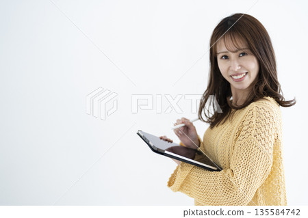 有片劑的少婦 有片劑的少婦 135584742