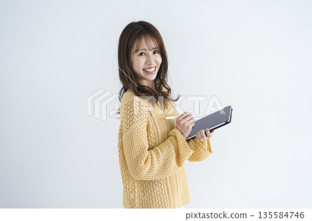 有片劑的少婦 有片劑的少婦 135584746