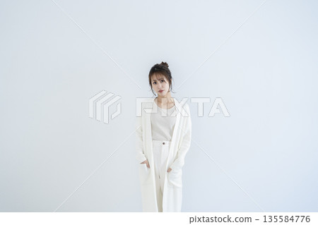 年輕的女士的肖像 135584776