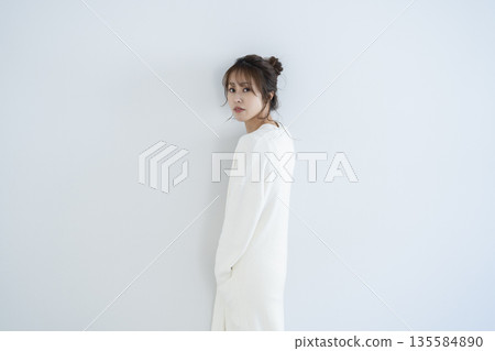 Refreshing women Refreshing women 135584890