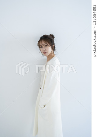 清爽的女人 135584892