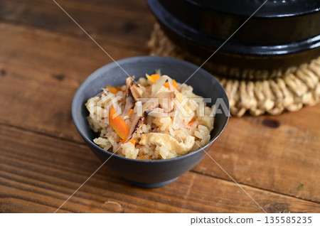 松茸蘑菇飯 135585235