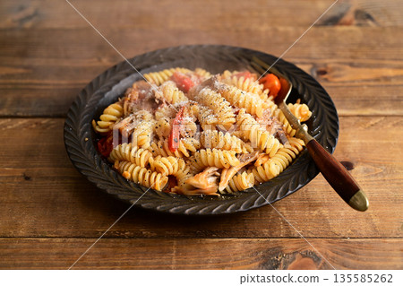 Tomato and Maitake Mushroom Fusilli 135585262
