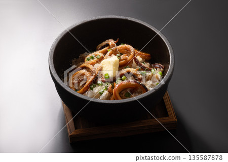石烤魷魚、奶油、起司、米飯 135587878