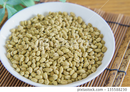 Wheat bran 135588230