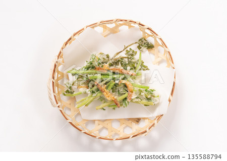 櫻花蝦與日式香菜天婦羅 櫻花蝦與日式香菜天婦羅 135588794