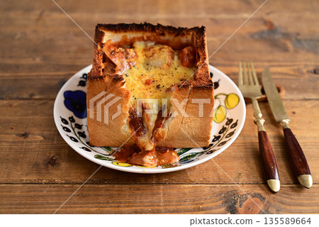 Bread stew gratin 135589664