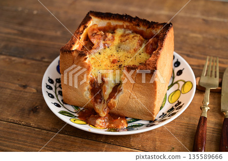 Bread stew gratin Bread stew gratin 135589666