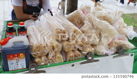 台灣台北雙連潮市場 台灣台北雙連潮市場 135590746