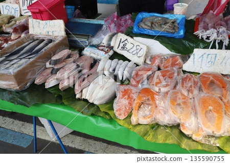 台灣台北雙連潮市場 135590755