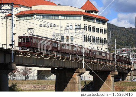 [阪急]7000系列（今津線：寶塚～寶塚南口） 135593410