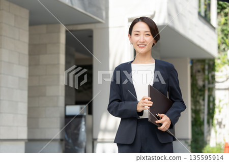女性生意 女性生意 135595914