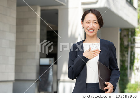 女性生意 女性生意 135595916
