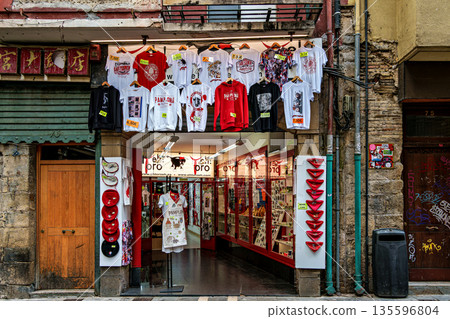 Street life with shops and restaurants in the spanish city Pampl 135596804