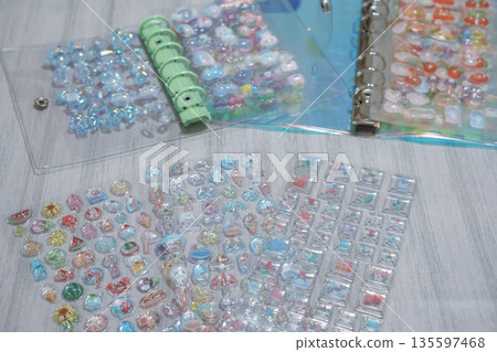 熱門的Bonbon Drop貼紙與貼紙書 熱門的Bonbon Drop貼紙與貼紙書 135597468