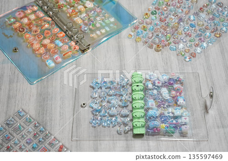 熱門的Bonbon Drop貼紙與貼紙書 135597469