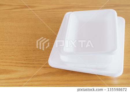 White food trays | Garbage, resources, recycling image 135598672