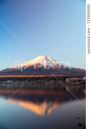 【山梨郡】晨曦染紅的富士山、倒置的富士山、紅色的富士山 【山梨郡】晨曦染紅的富士山、倒置的富士山、紅色的富士山 135600660
