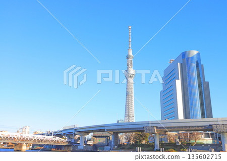 Scenery of Tokyo Skytree and Sumida River, Sumida Ward, Tokyo 135602715