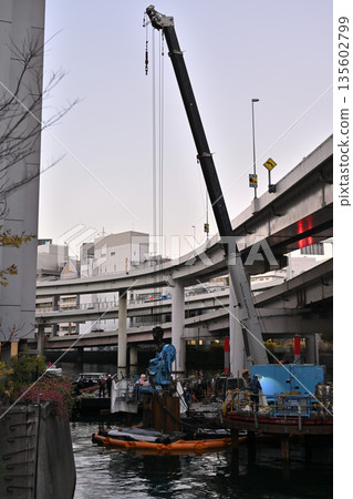 大都會高速公路下方的施工 135602799