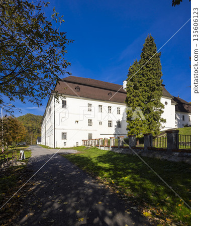 Svaty Anton manor house standing brightly in autumn sunshine Svaty Anton manor house standing brightly in autumn sunshine 135606123