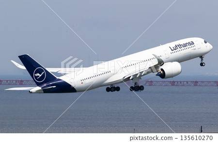 D-AIXN 漢莎航空 A350-900 從羽田機場起飛 135610270