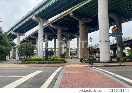 A busy street with a large bridge in the background. Main Street Station, Richmond. Virginia A busy street with a large bridge in the background. Main Street Station, Richmond. Virginia 135613144