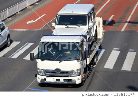 Carrier car (vehicle carrier) 135613174