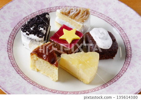 Cake Biking Cake Biking 135614380